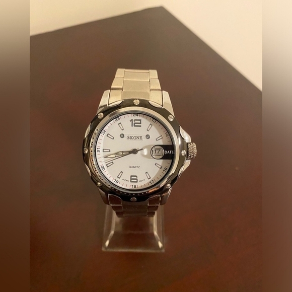Brand new White face Skone men fashion watch - Picture 1 of 3